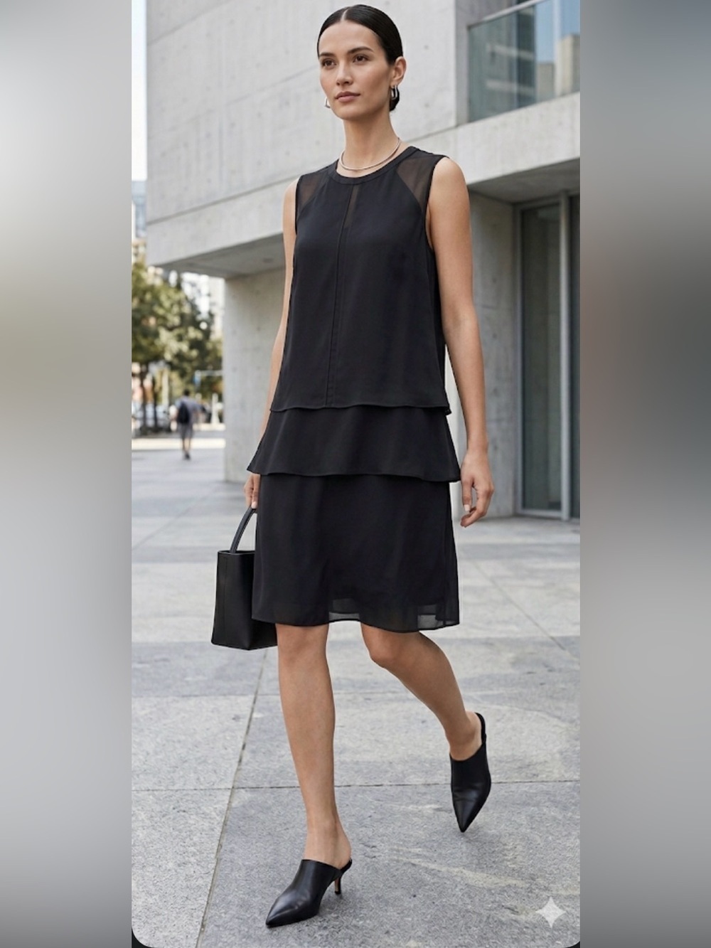 • Vince Silk Shift Dress
• Black
• Sleeveless with Crew Neck. Party office  wear